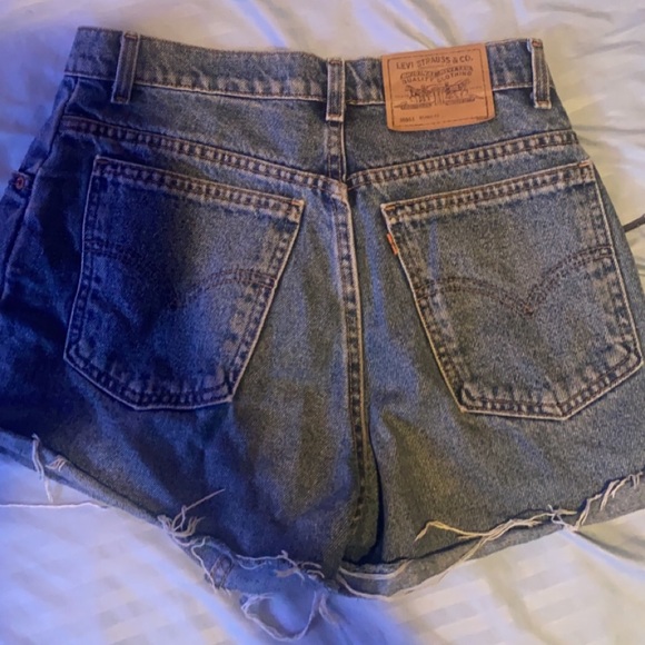 Size 8 vintage Levi shorts - Picture 1 of 3